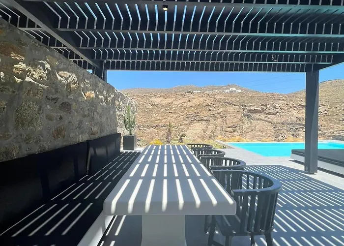 Black And White - Mykonos Vila *