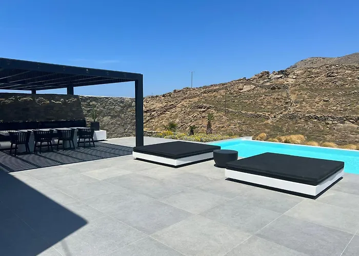 Black And White - Mykonos Vila *