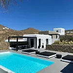 Black And White - Mykonos Ftelia (Mykonos)