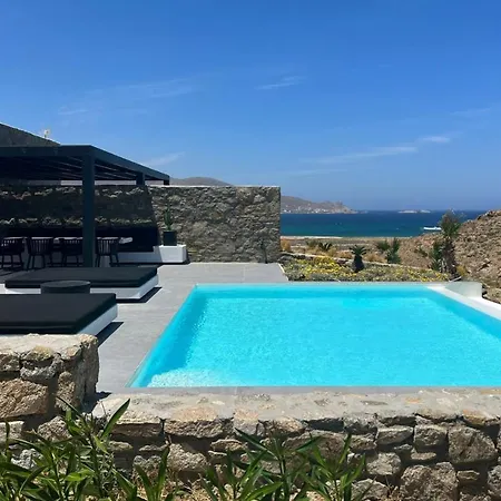 Black And White Ftelia - Mykonos Villa *