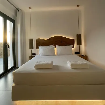 Black And White Ftelia - Mykonos Villa