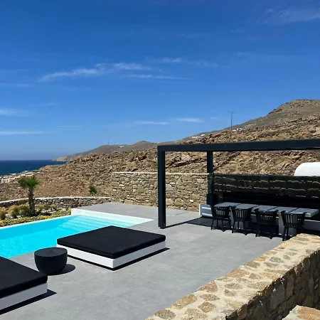 Black And White - Mykonos فيلة فتيليا