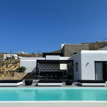 Black And White Ftelia - Mykonos Villa *