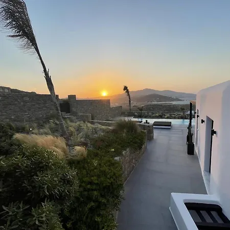 Black And White - Mykonos فيلة *