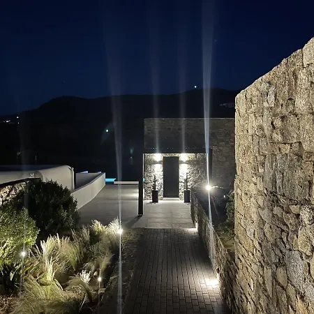 Black And White - Mykonos