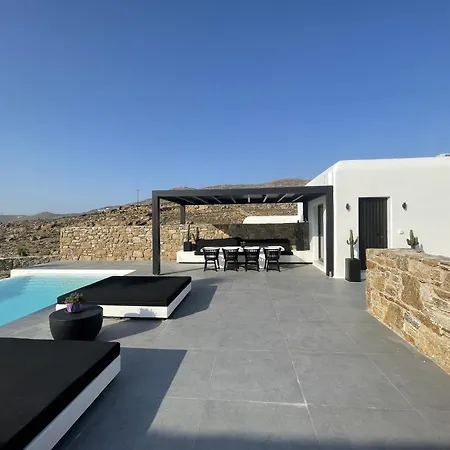 Black And White - Mykonos فتيليا