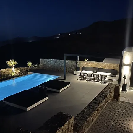 Black And White - Mykonos فتيليا