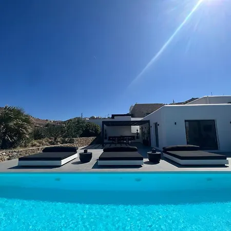 Black And White - Mykonos فيلة