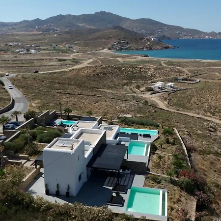 فيلة Black And White - Mykonos