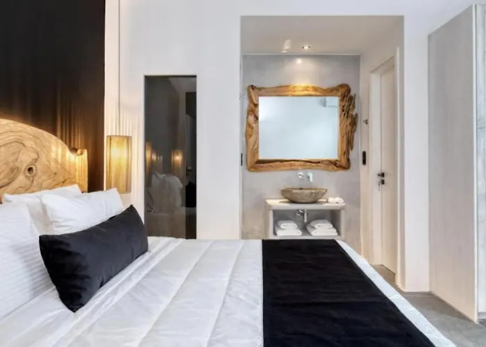 Black And White - Mykonos 프텔리아