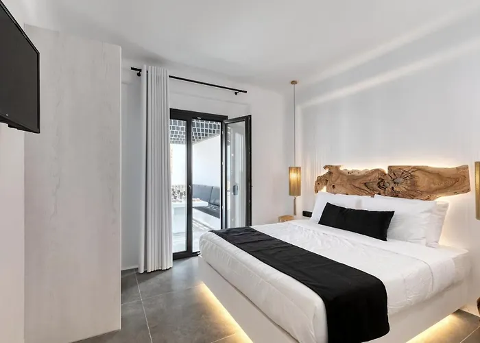 Black And White - Mykonos