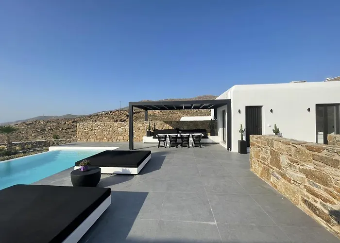 Black And White - Mykonos 프텔리아