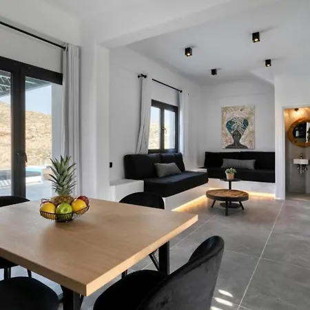 Black And White Ftelia - Mykonos Villa *